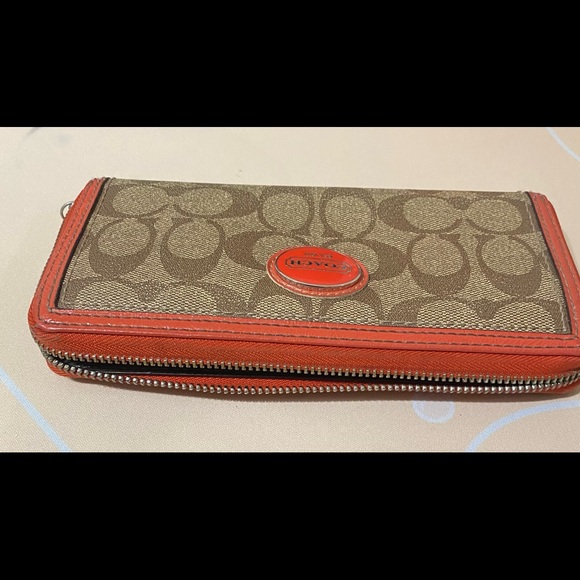 Used coach wallet - Picture 3 of 5